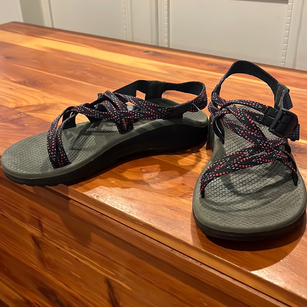 NAVY AND PINK CHACOS